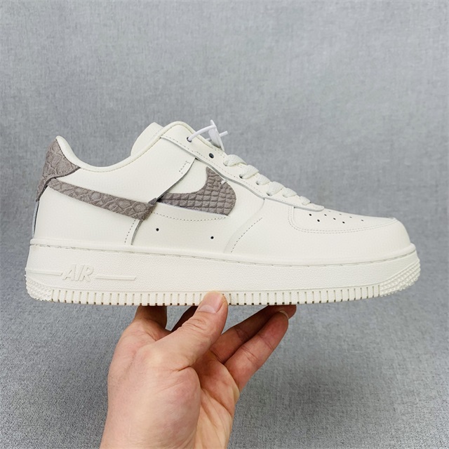 women air force one shoes 2022-11-21-059